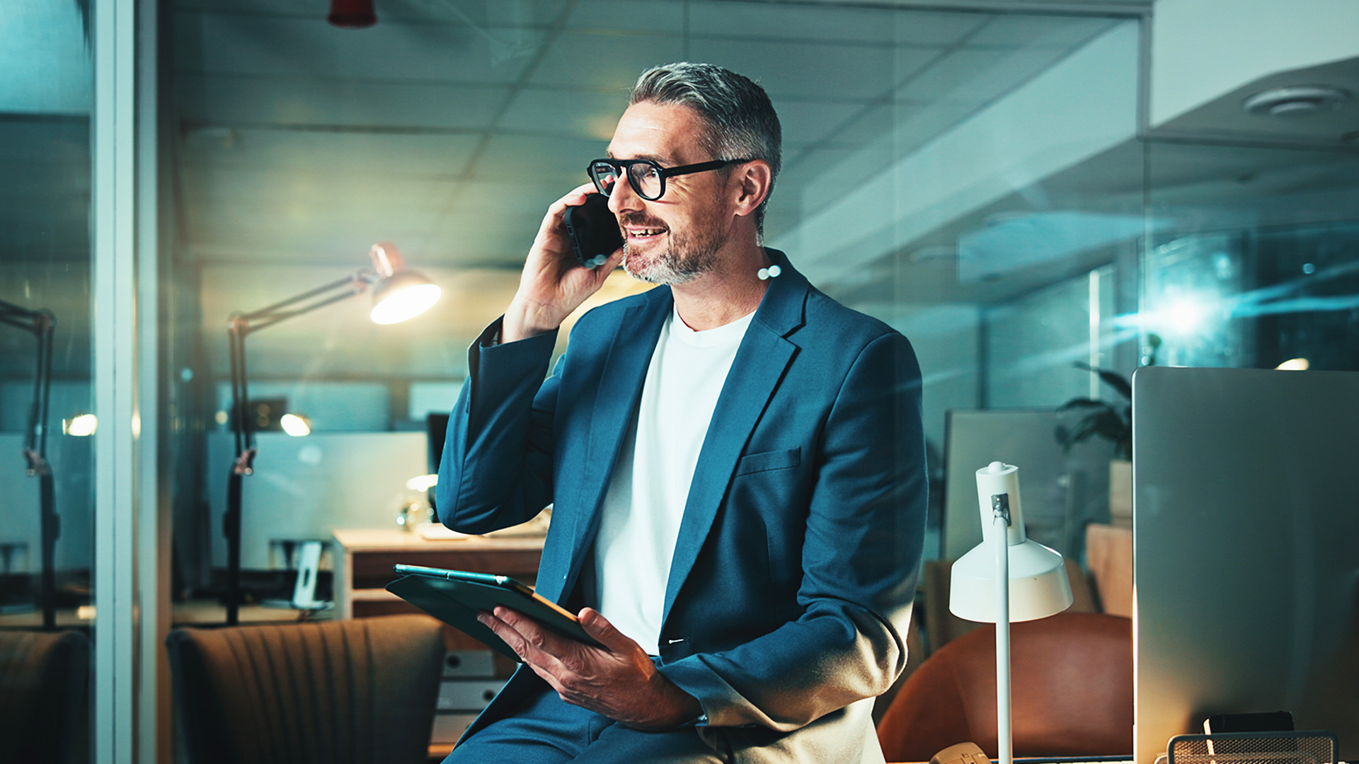 Generative AI vs Autonomous AI Agents in Contact Centers