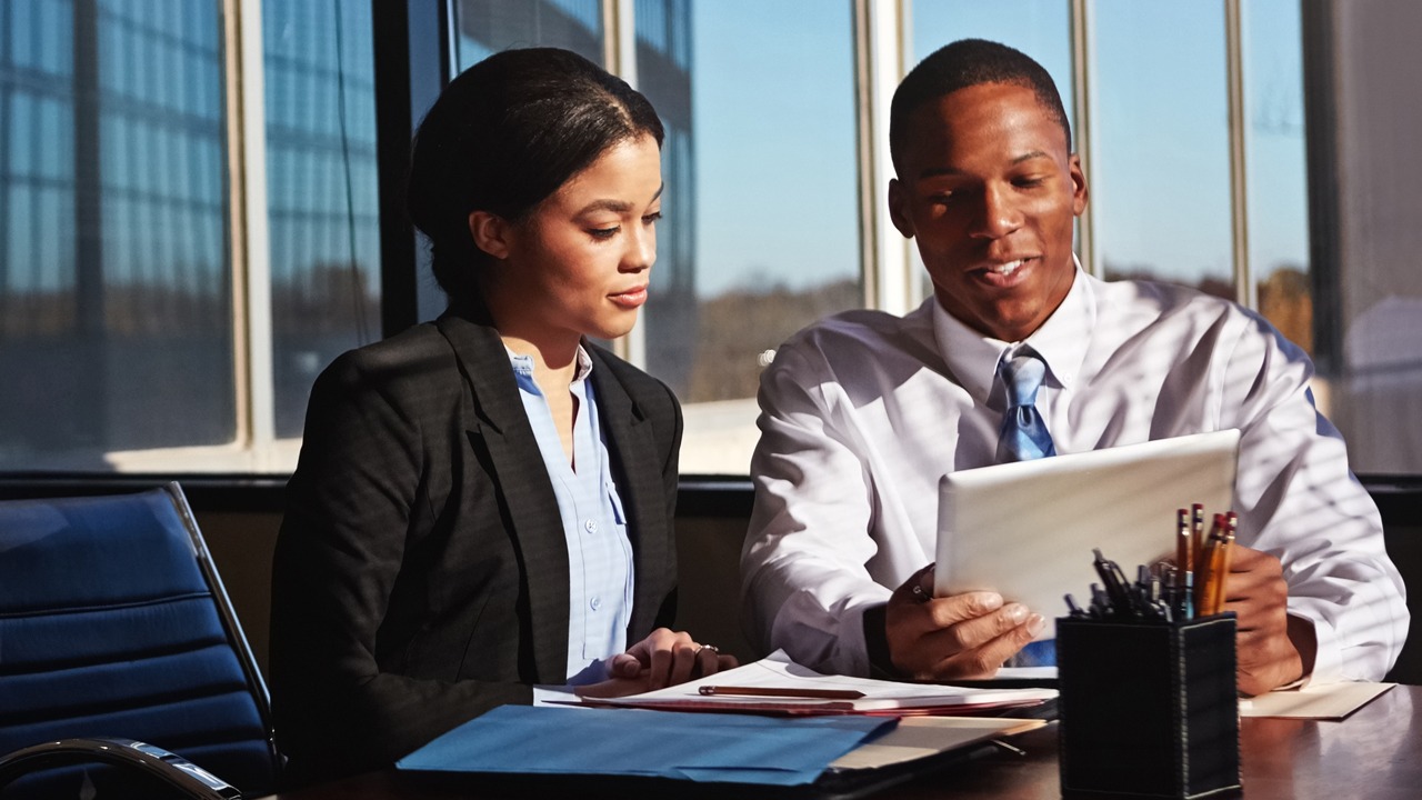 EUC Governance in the Age of AI: Building Trust, Control, and Agility